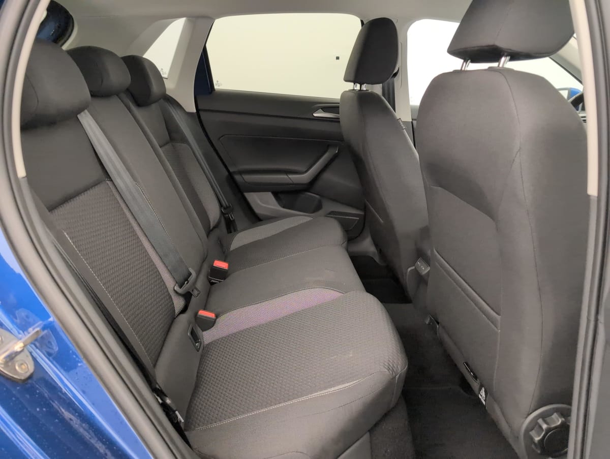 Volkswagen POLO - Image 10