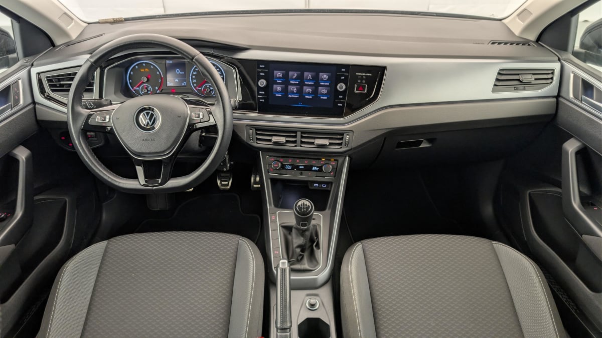 Volkswagen POLO - Image 13