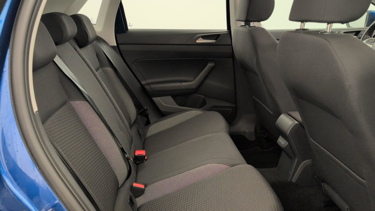 Volkswagen POLO - Image 10