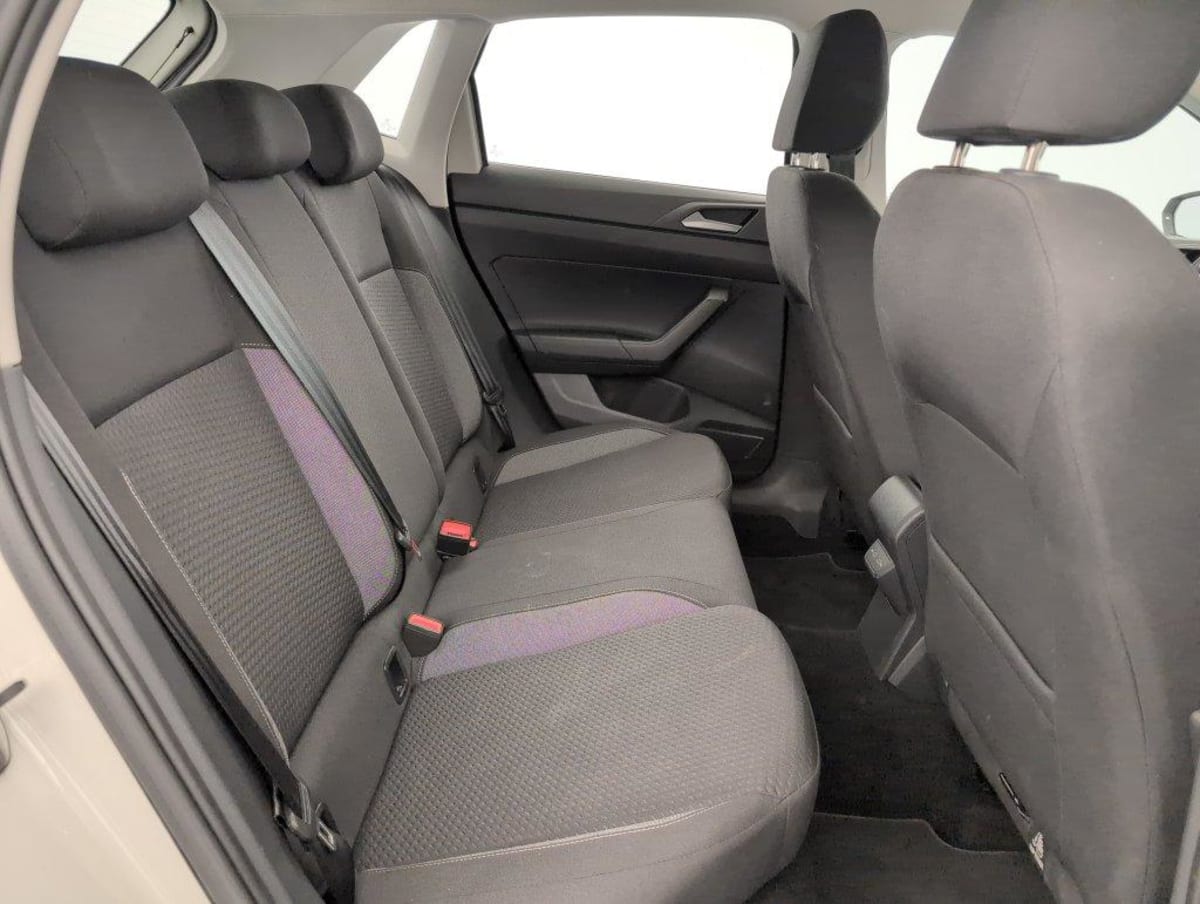 Volkswagen POLO - Image 10