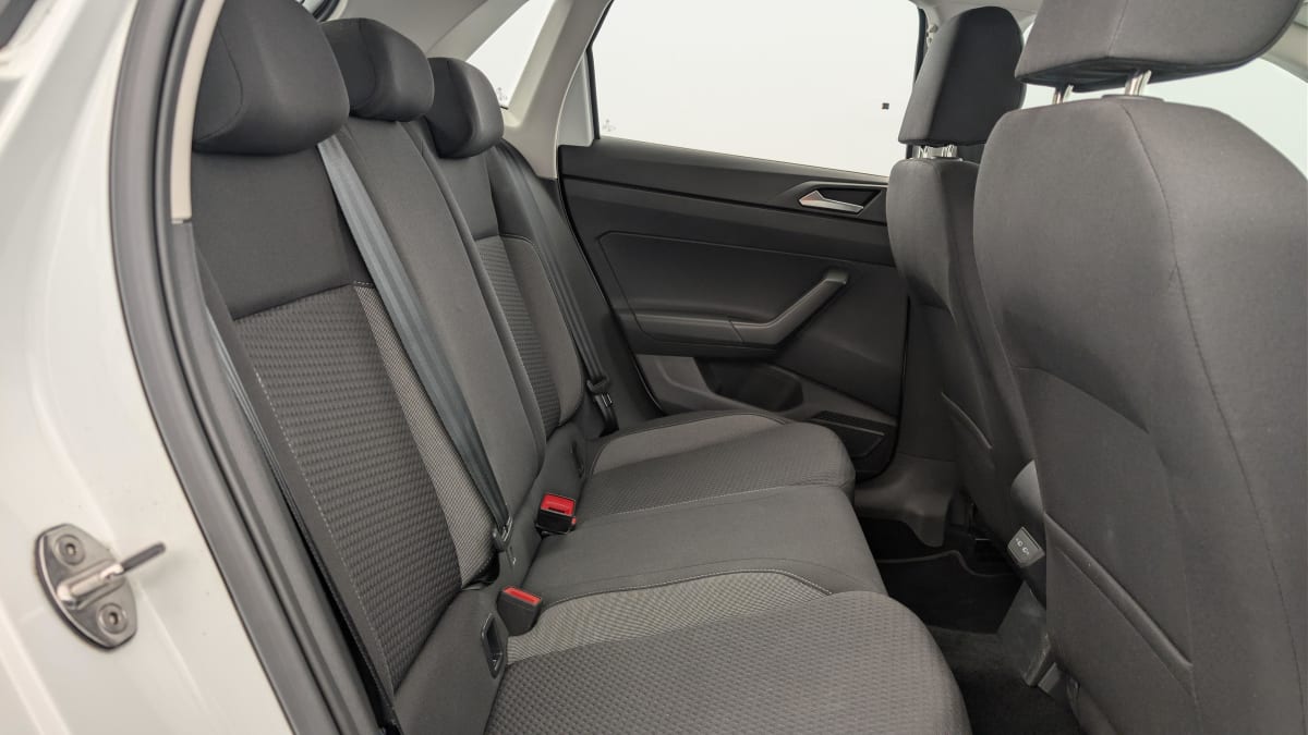 Volkswagen POLO - Image 10