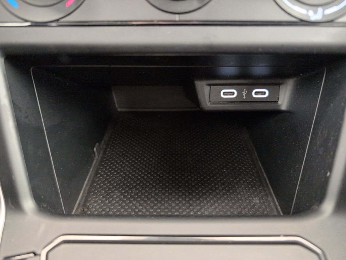 Volkswagen POLO - Image 20