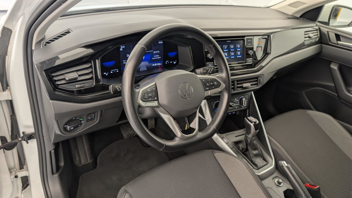 Volkswagen POLO - Image 15