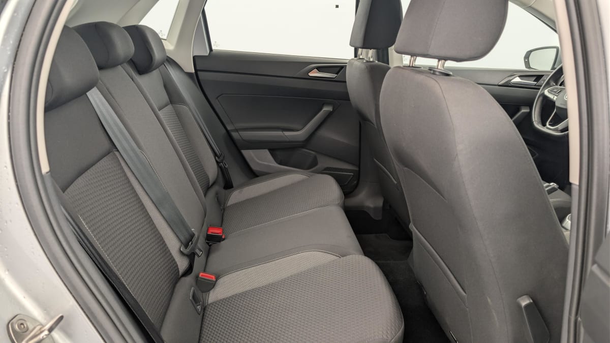Volkswagen POLO - Image 10