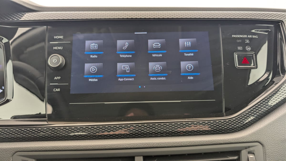 Volkswagen POLO - Image 17