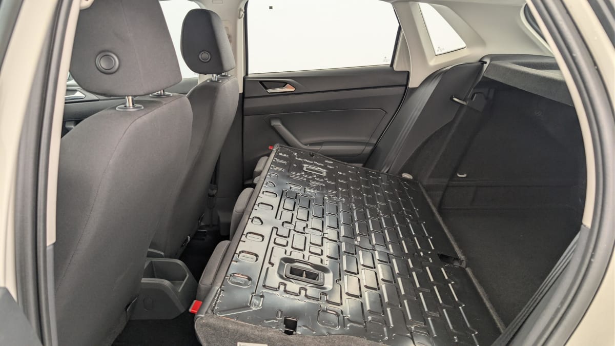 Volkswagen POLO - Image 12