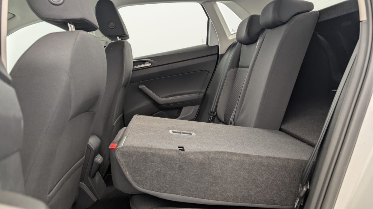 Volkswagen POLO - Image 12