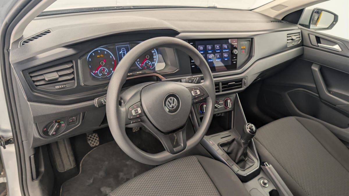 Volkswagen POLO - Image 15