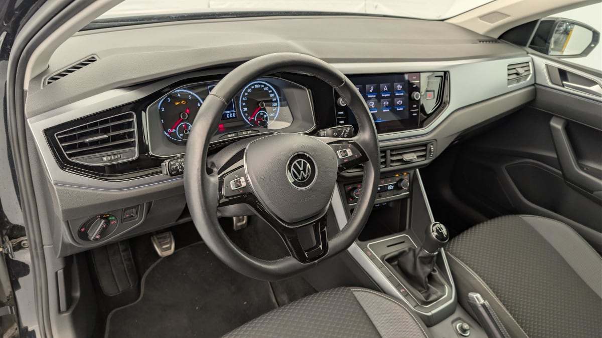 Volkswagen POLO - Image 15