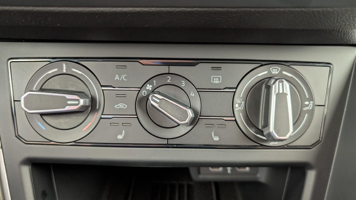 Volkswagen POLO - Image 19