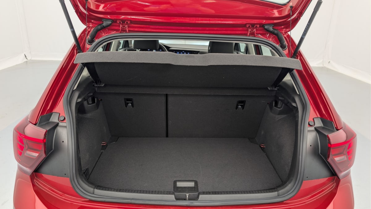 Volkswagen POLO - Image 11