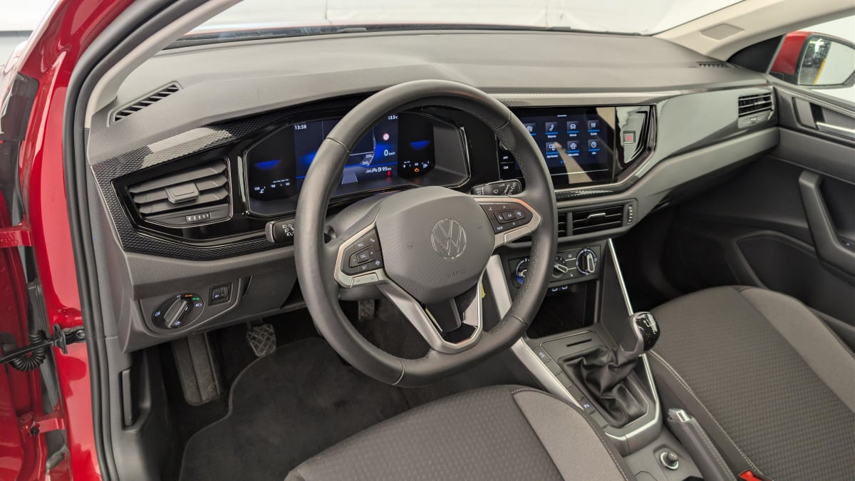 Volkswagen POLO - Image 15