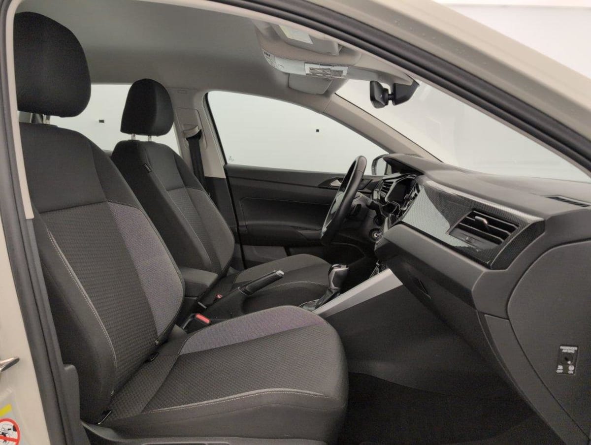 Volkswagen POLO - Image 9