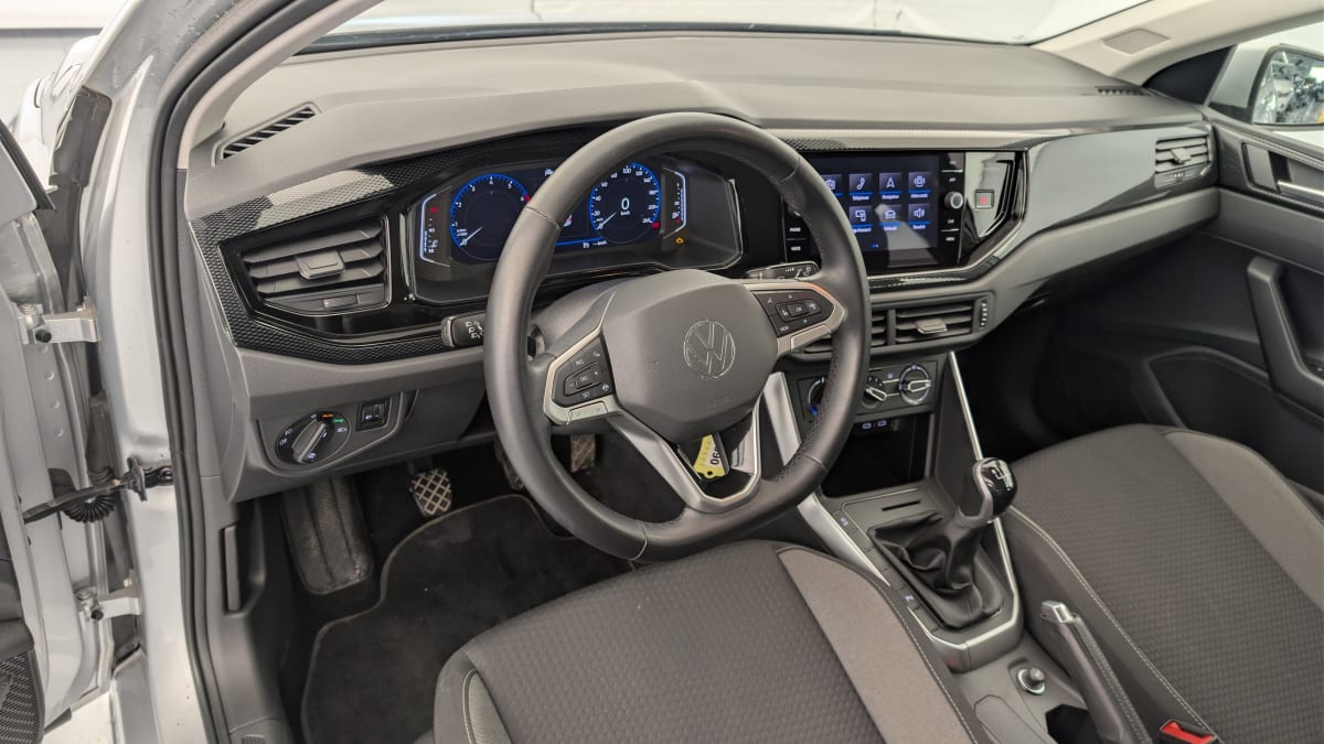 Volkswagen POLO - Image 15