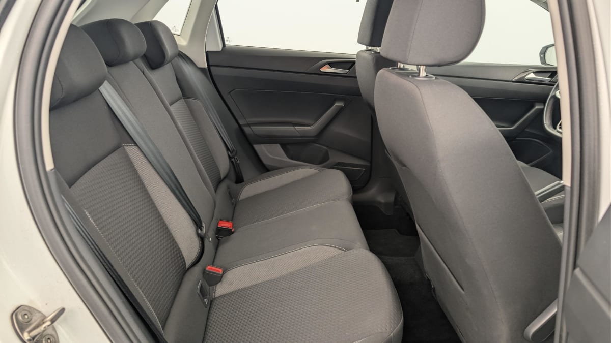 Volkswagen POLO - Image 10