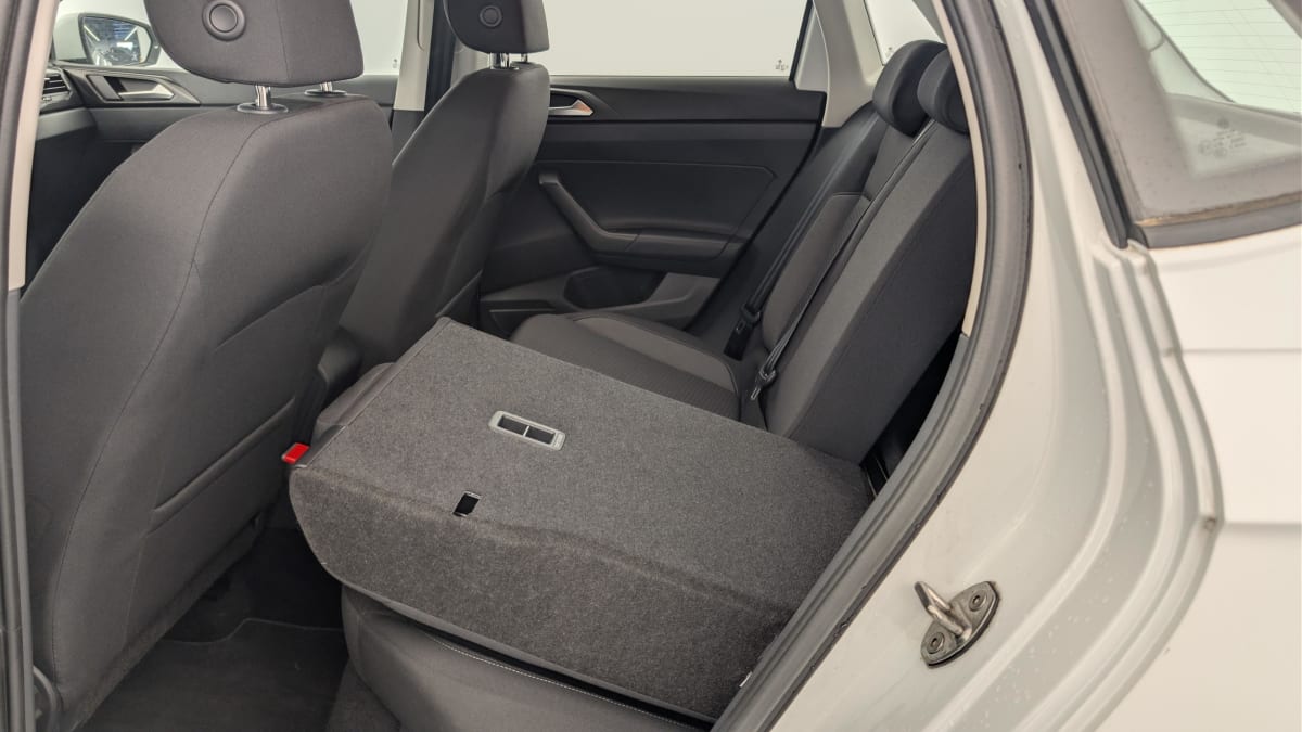 Volkswagen POLO - Image 12
