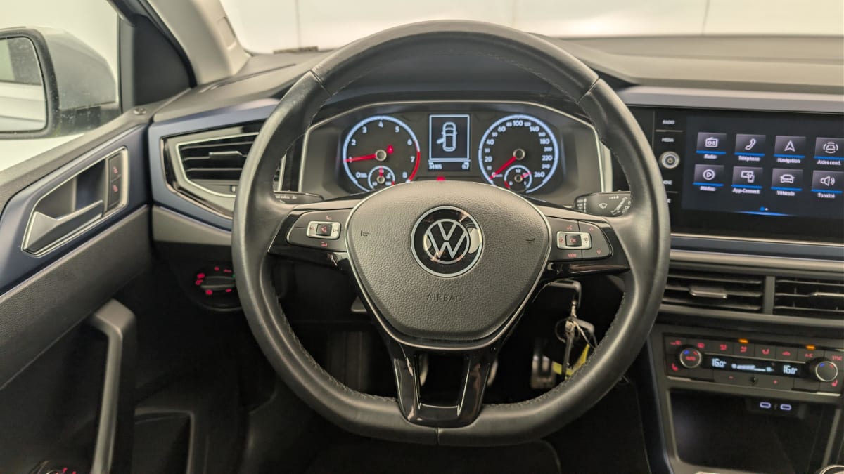 Volkswagen POLO - Image 14