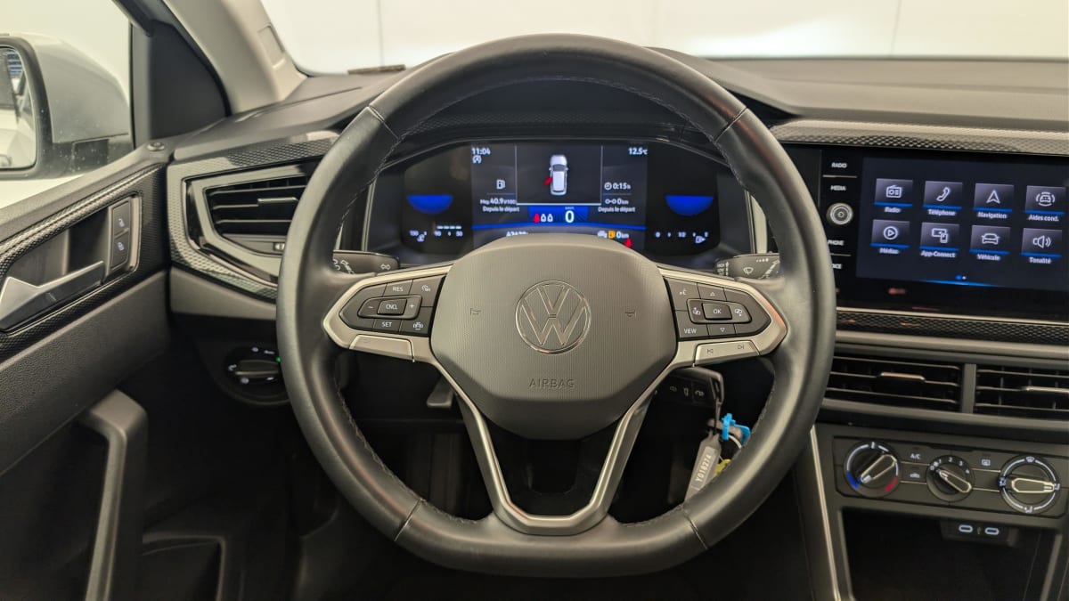 Volkswagen POLO - Image 14