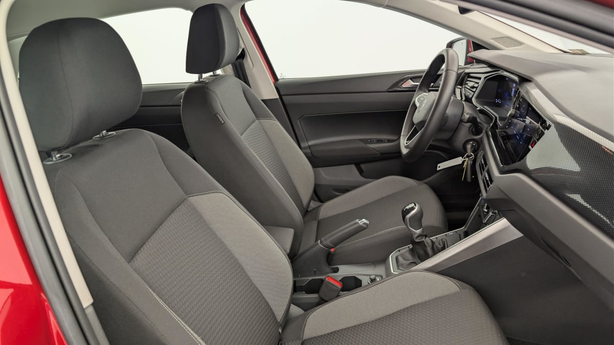 Volkswagen POLO - Image 9