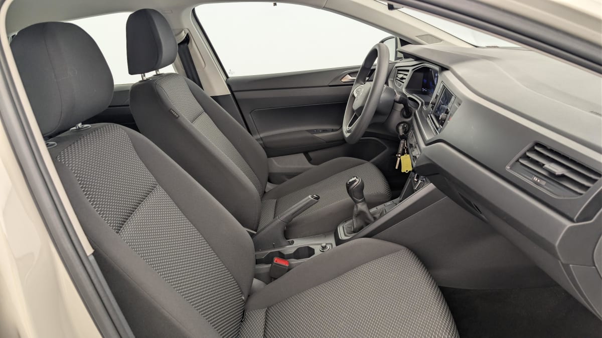 Volkswagen POLO - Image 9