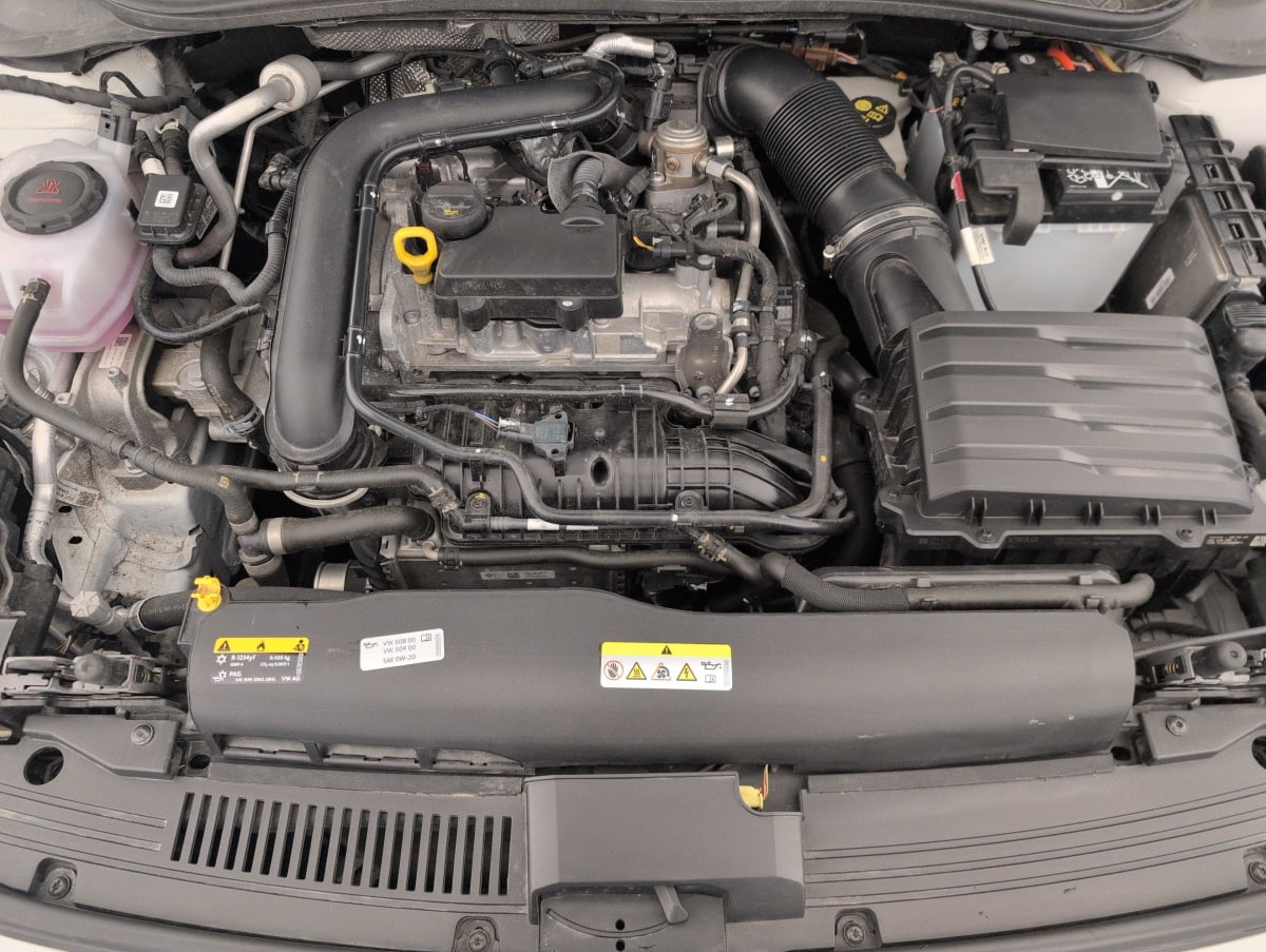 Volkswagen POLO - Image 18