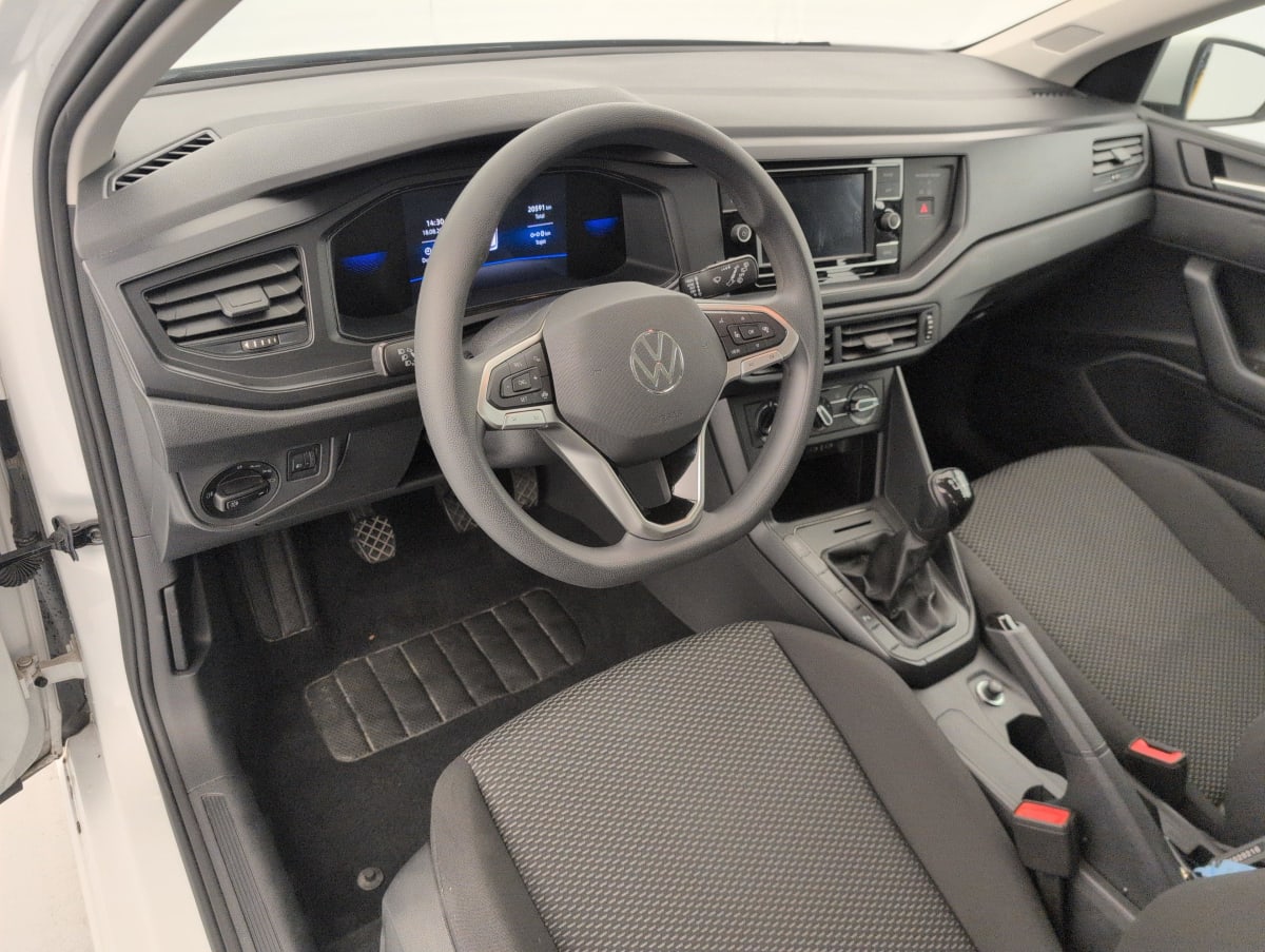 Volkswagen POLO - Image 15