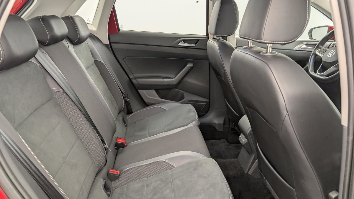 Volkswagen POLO - Image 10
