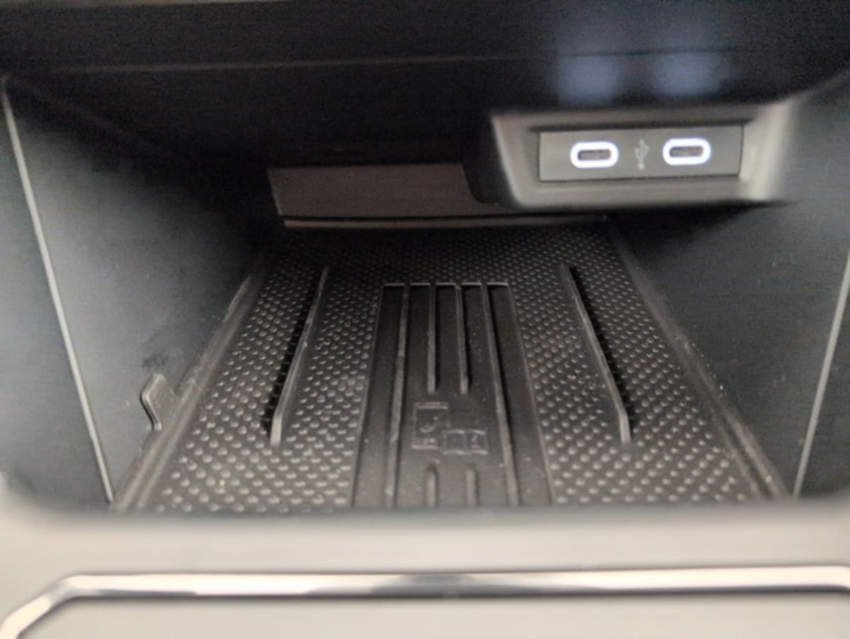 Volkswagen POLO - Image 20