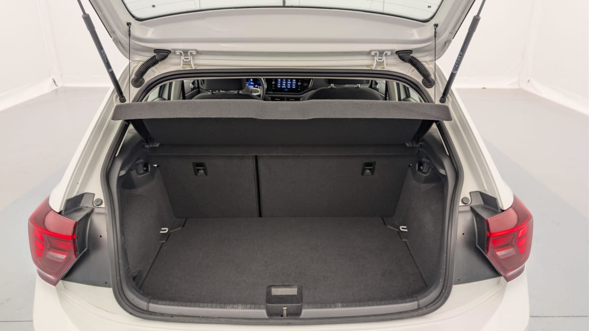 Volkswagen POLO - Image 11