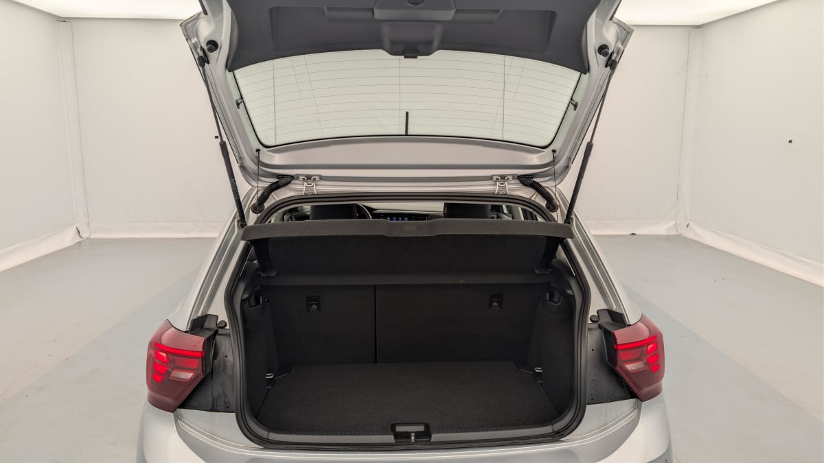 Volkswagen POLO - Image 11