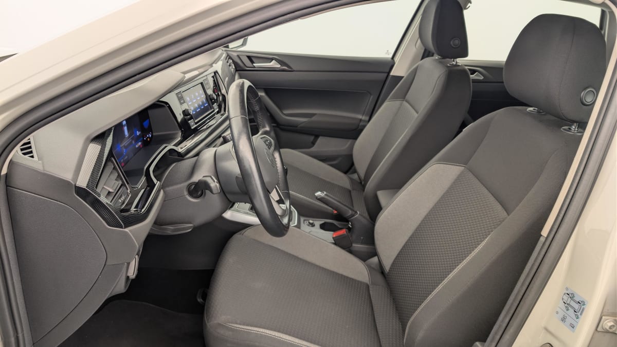 Volkswagen POLO - Image 16