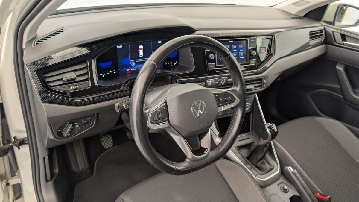 Volkswagen POLO - Image 15