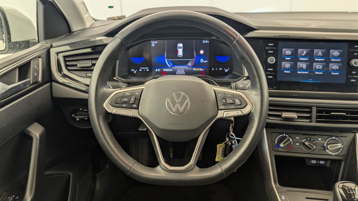 Volkswagen POLO - Image 14