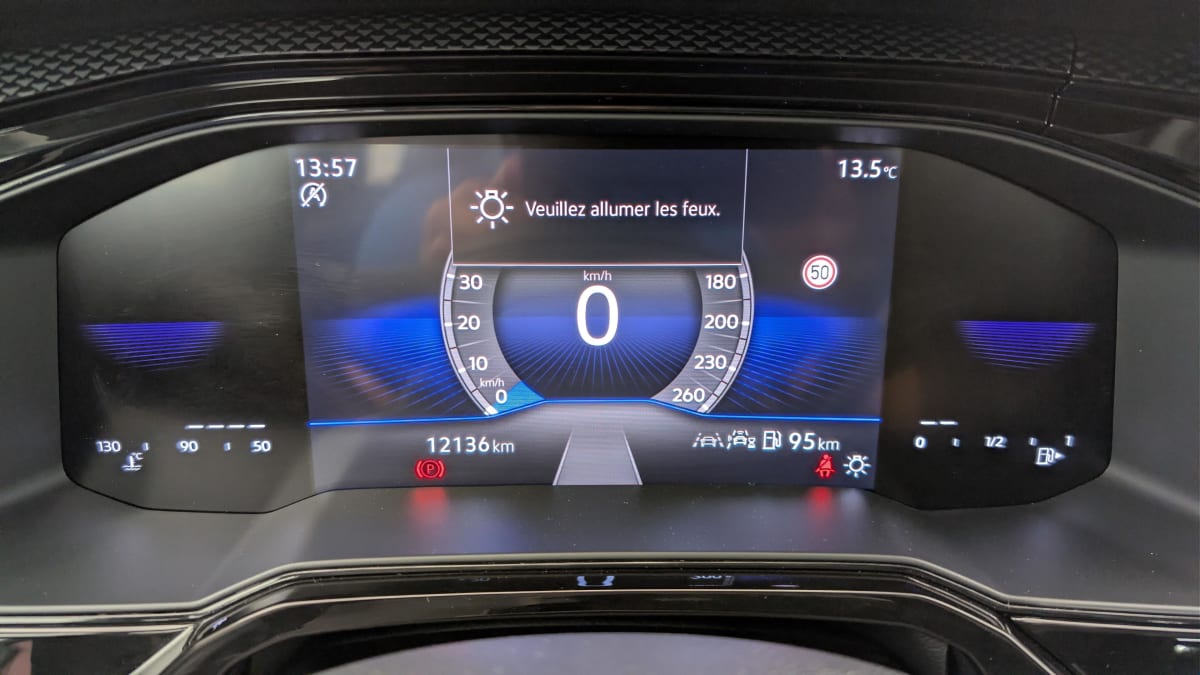 Volkswagen POLO - Image 23