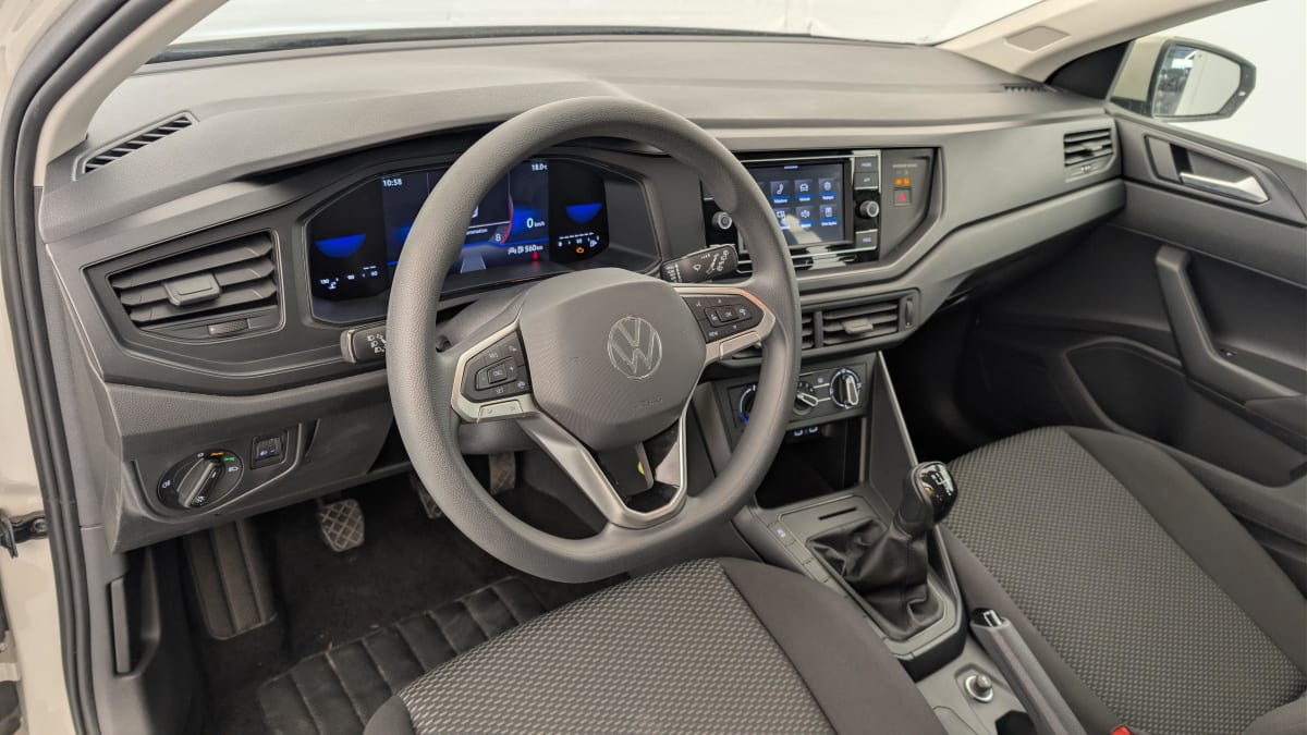 Volkswagen POLO - Image 15