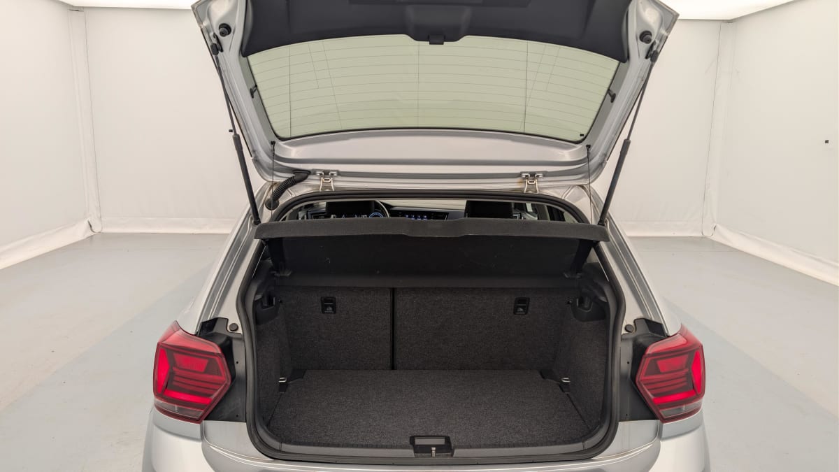 Volkswagen POLO - Image 11