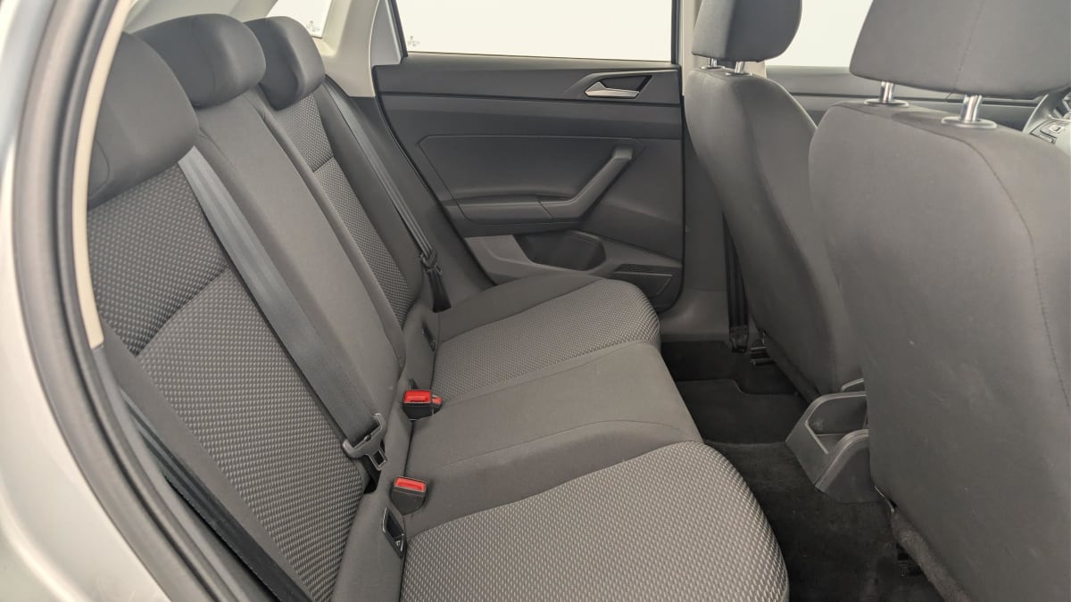 Volkswagen POLO - Image 10