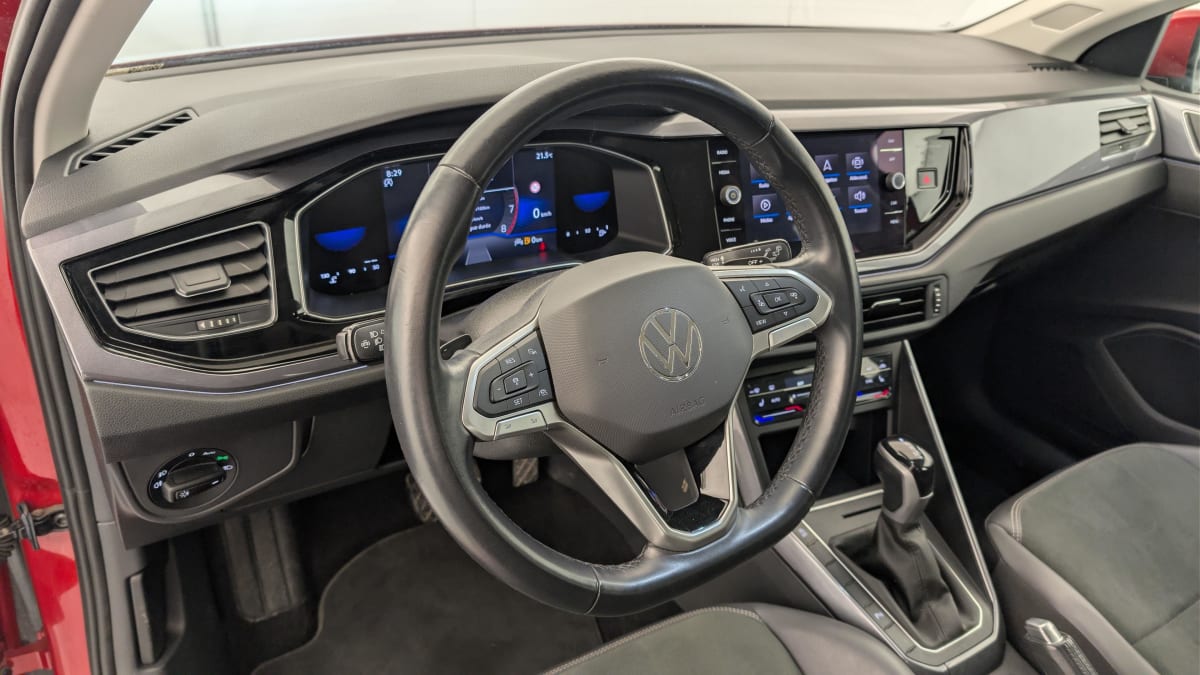 Volkswagen POLO - Image 15