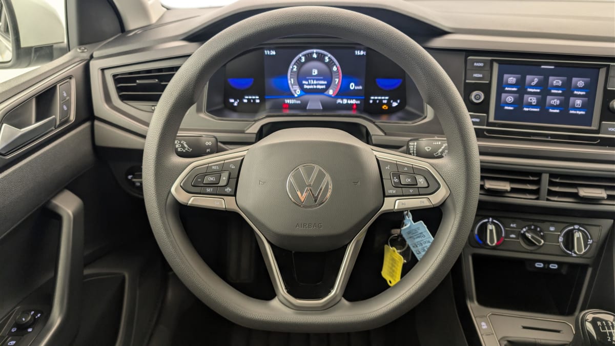 Volkswagen POLO - Image 14