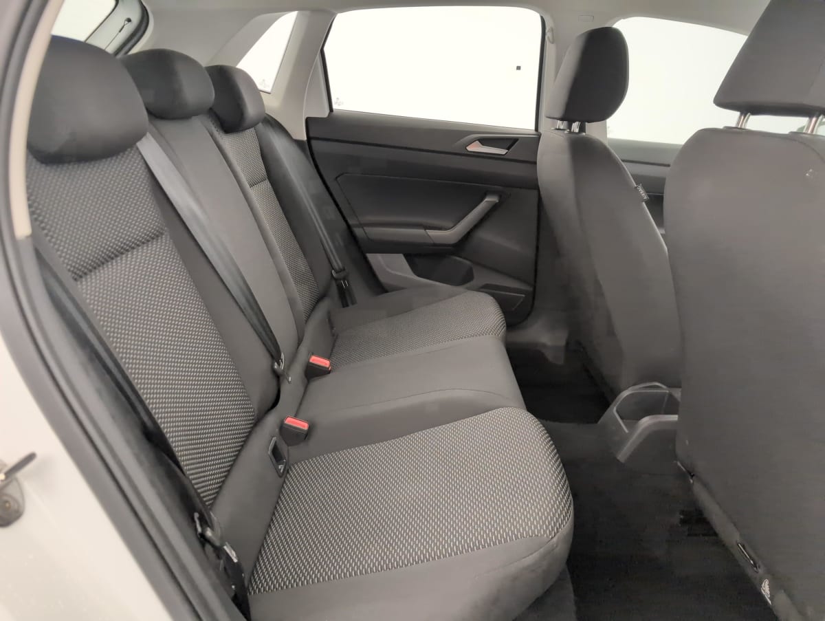 Volkswagen POLO - Image 10