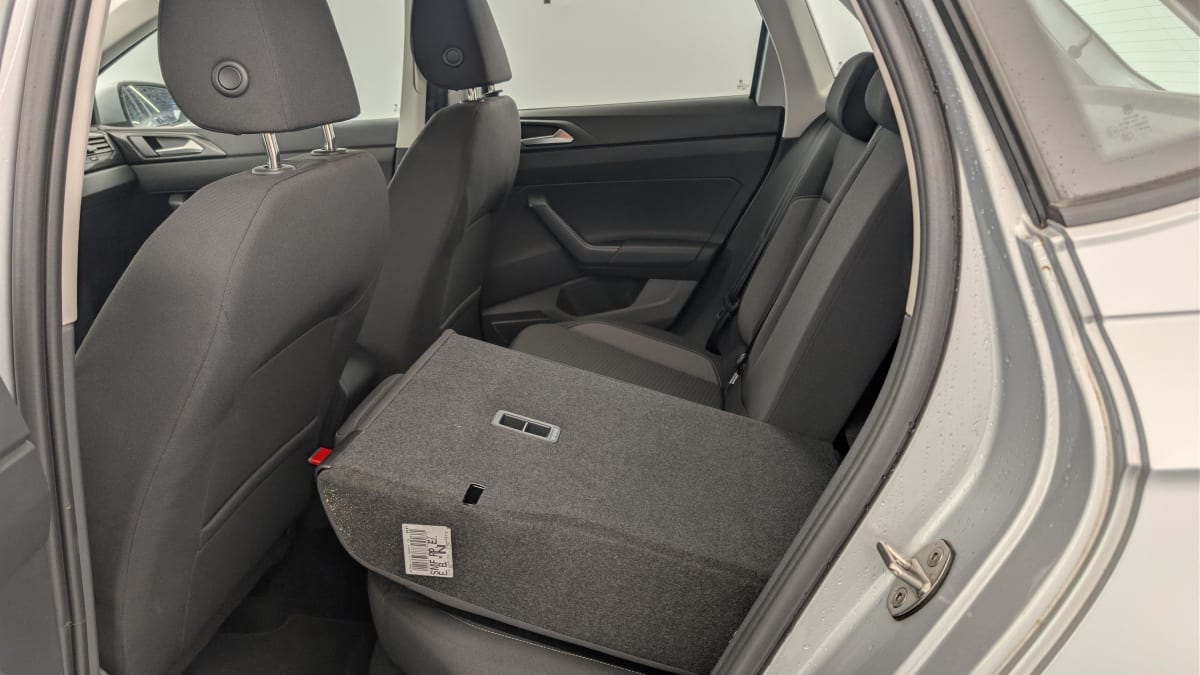 Volkswagen POLO - Image 12