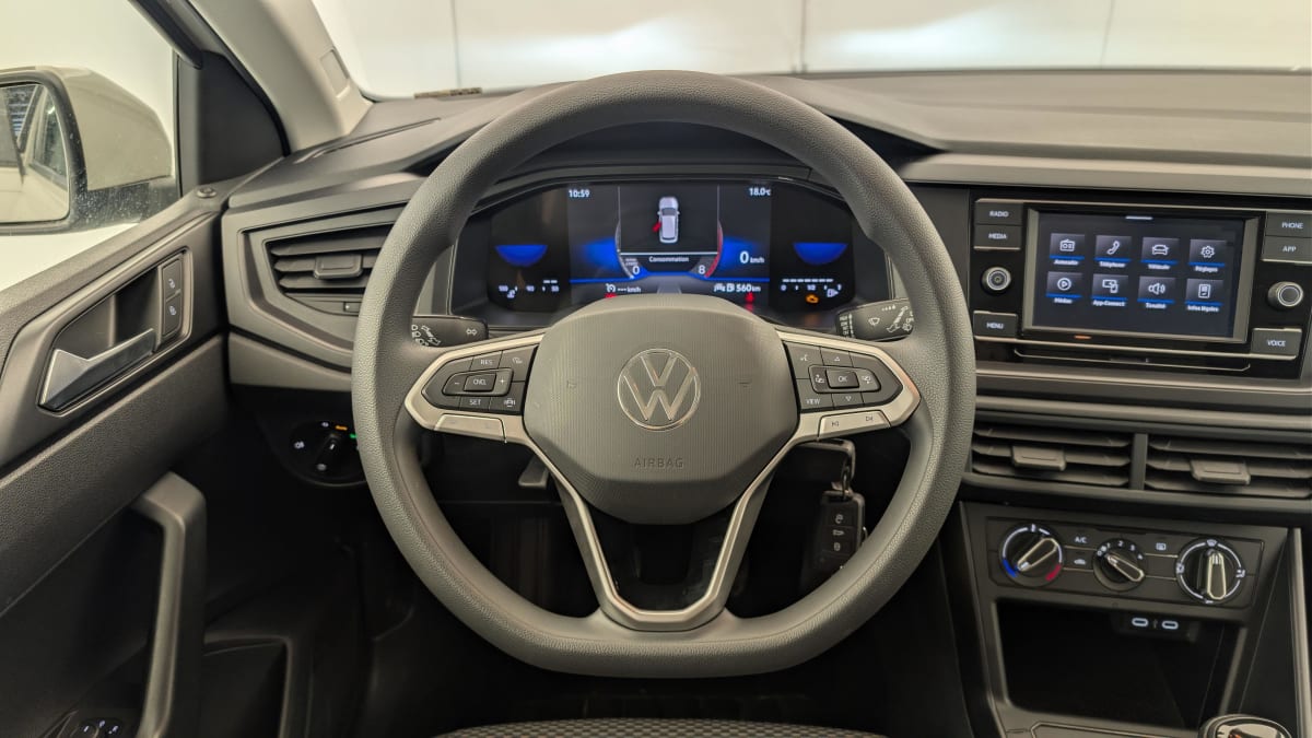 Volkswagen POLO - Image 14