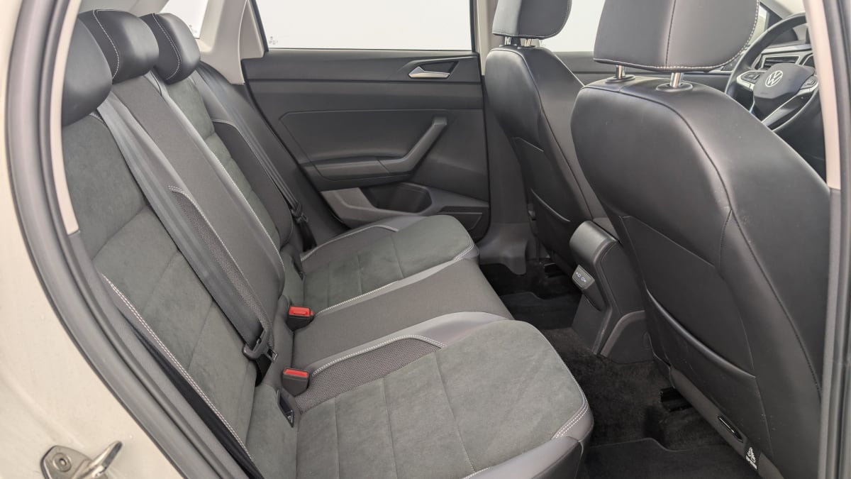 Volkswagen POLO - Image 10