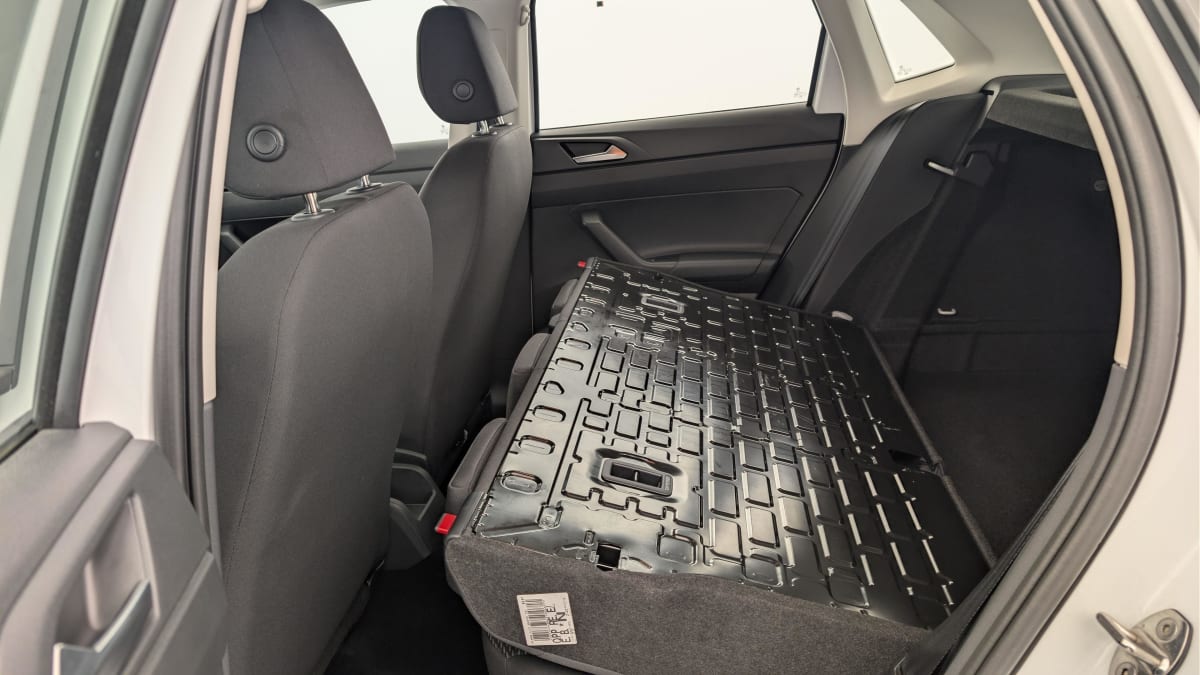 Volkswagen POLO - Image 12