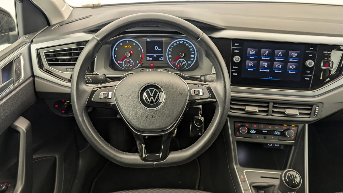 Volkswagen POLO - Image 14