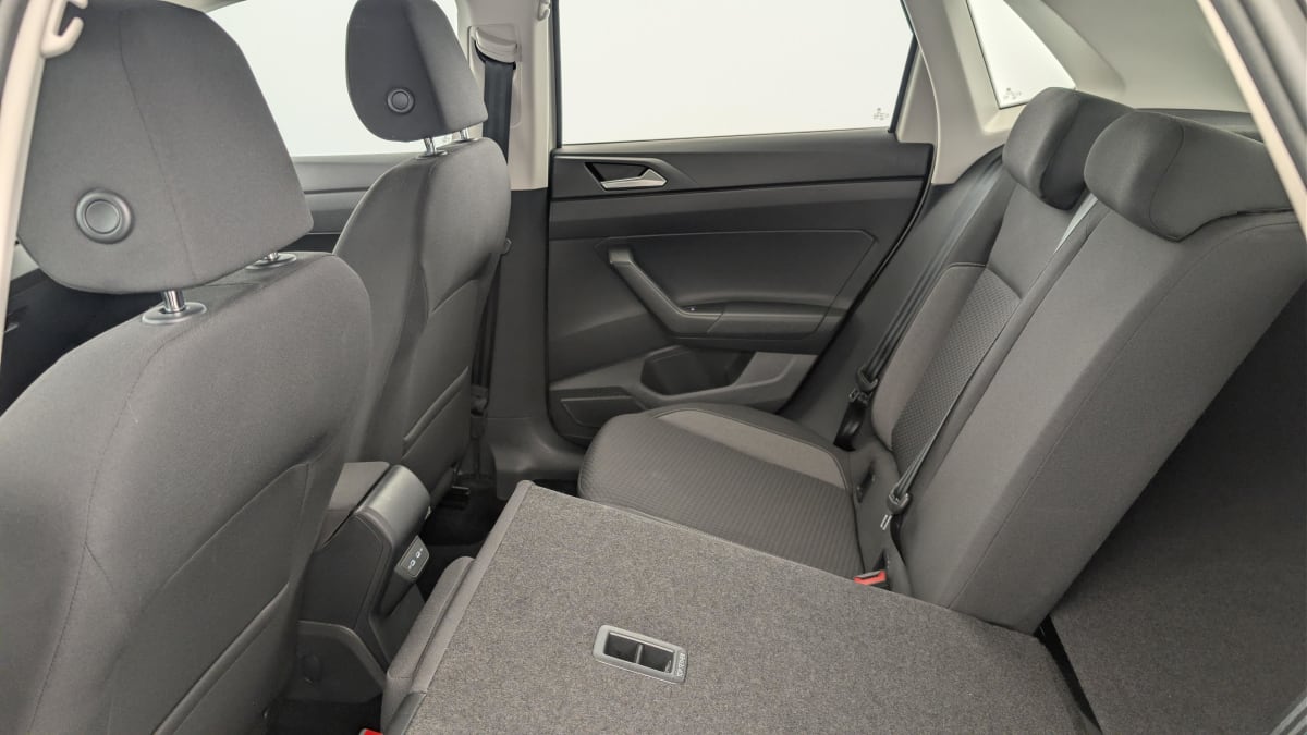 Volkswagen POLO - Image 12