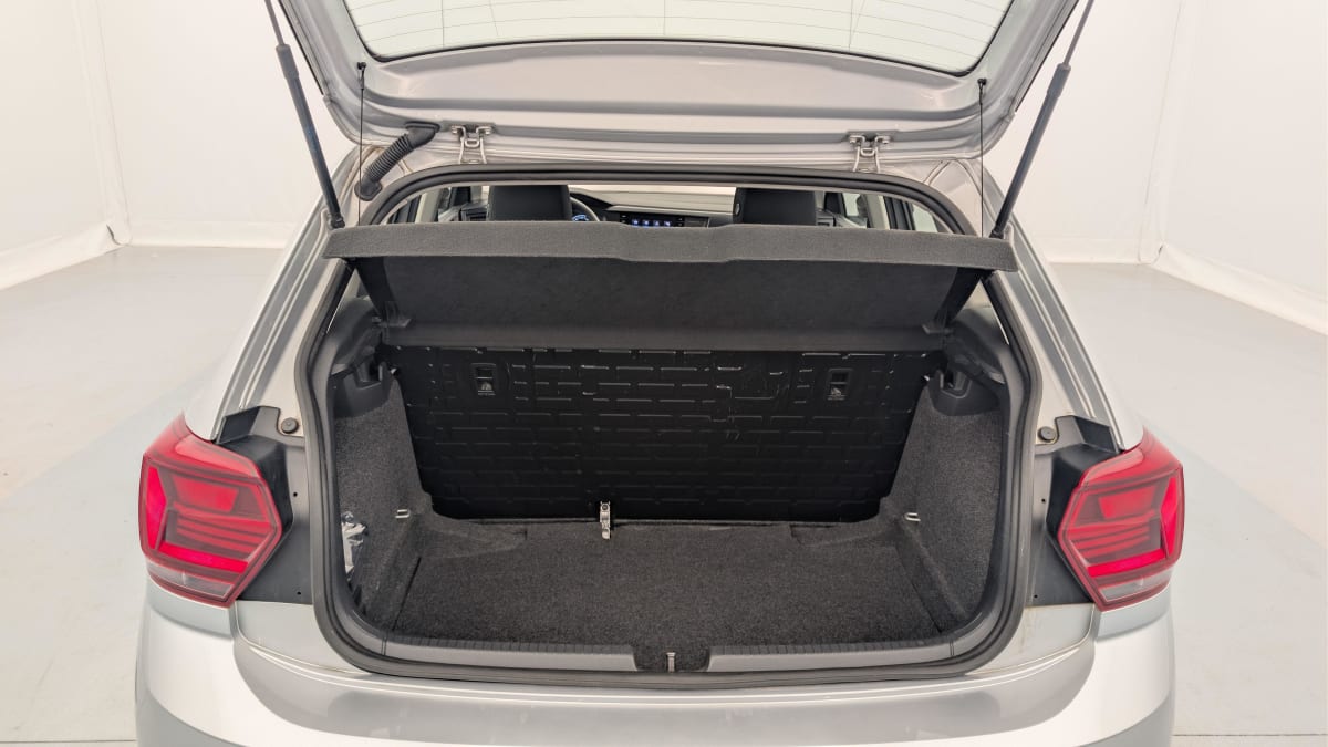 Volkswagen POLO - Image 11