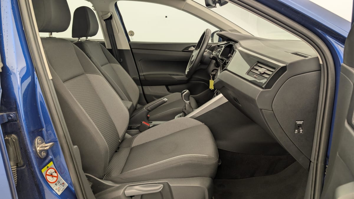 Volkswagen POLO - Image 9