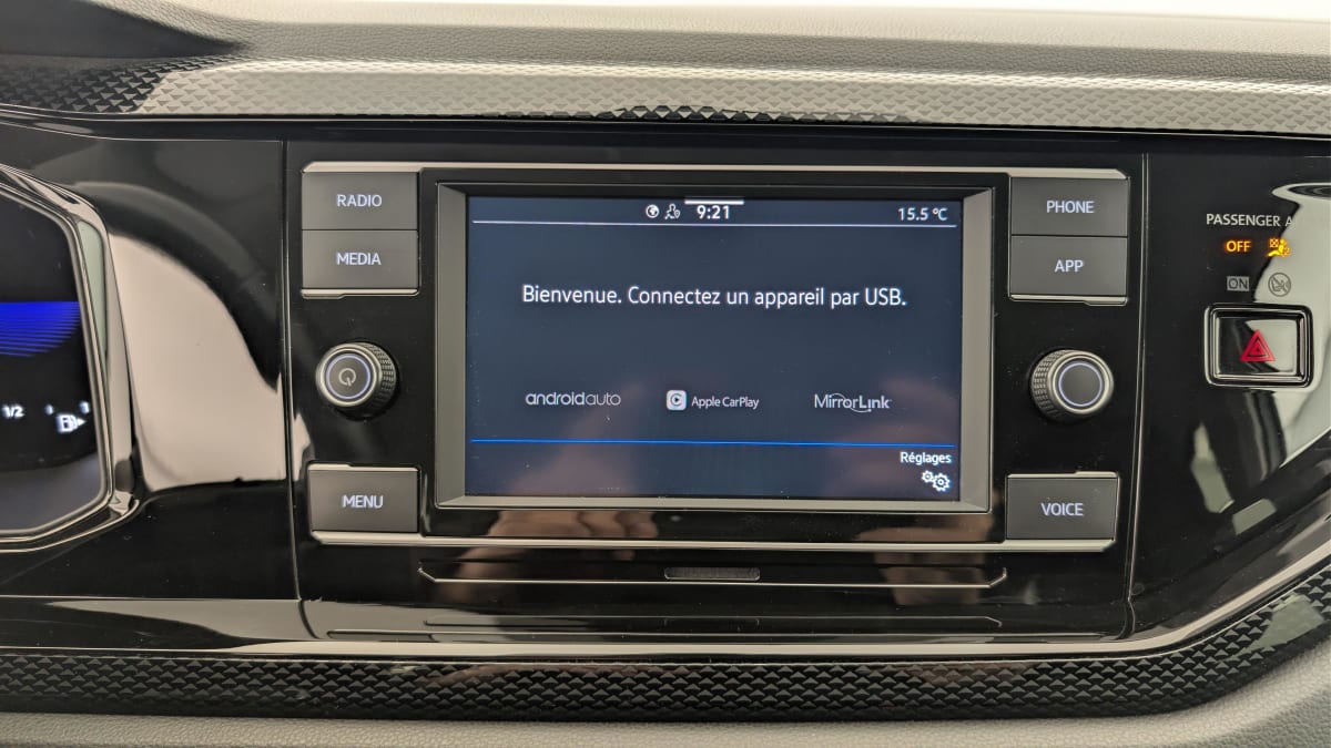 Volkswagen POLO - Image 17