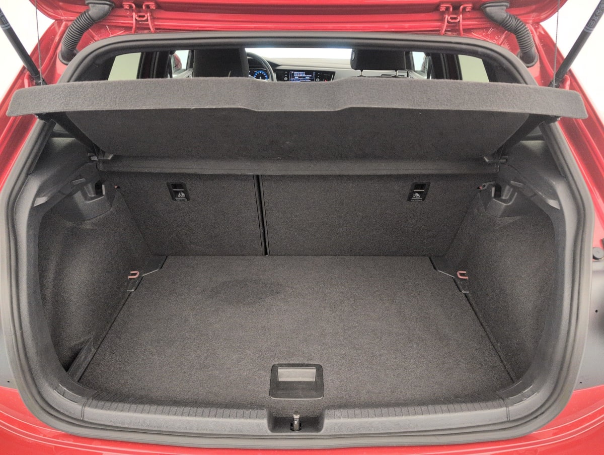 Volkswagen POLO - Image 11